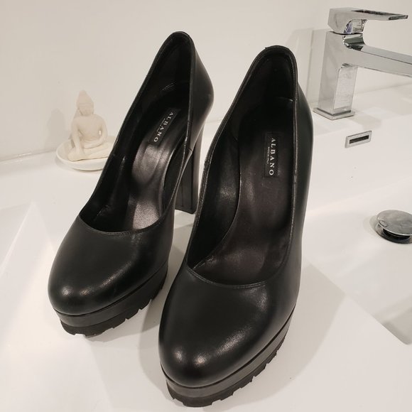 Italian Albano pumps. - Picture 3 of 4